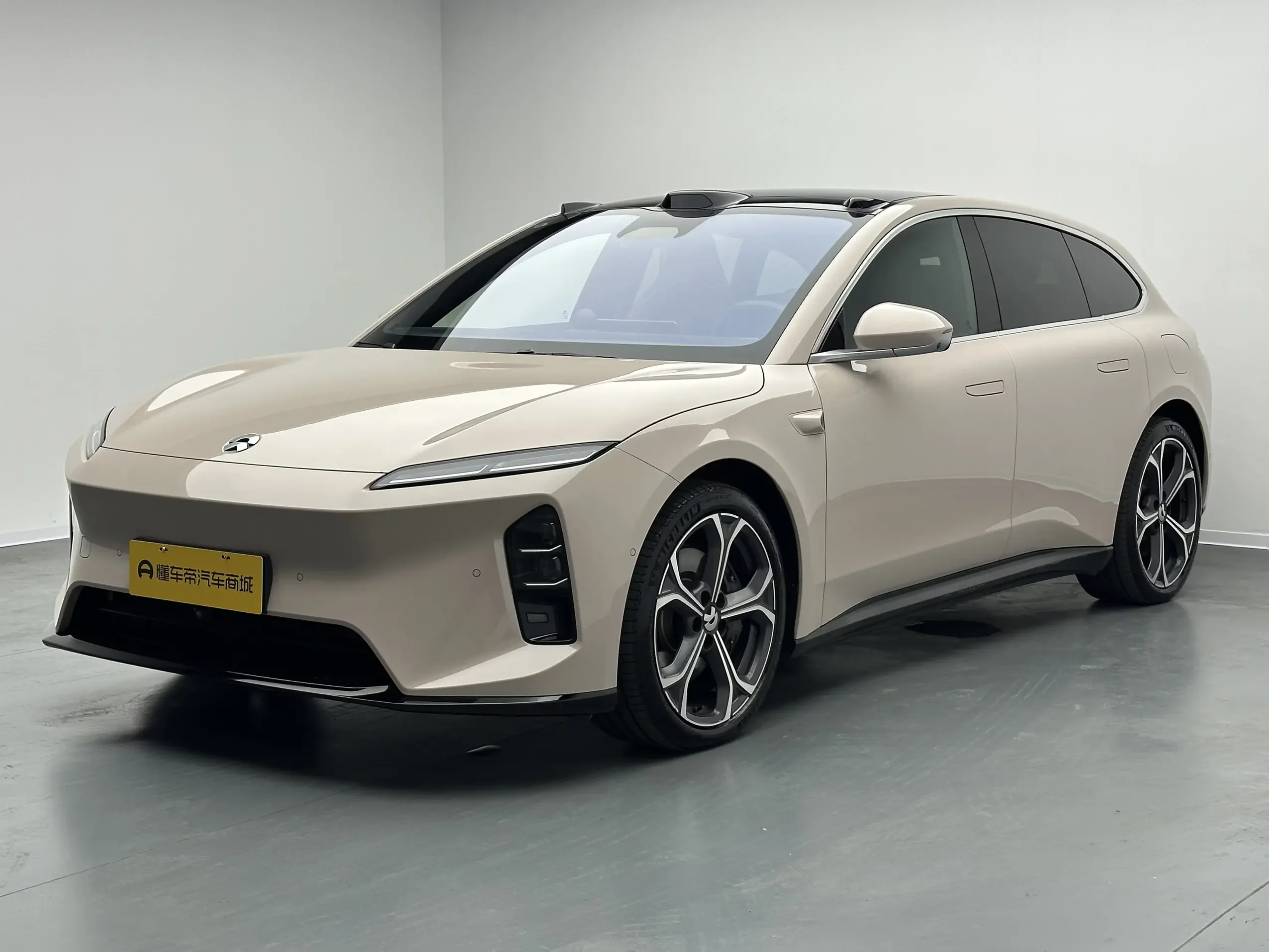 NIO ET5T  из Китая