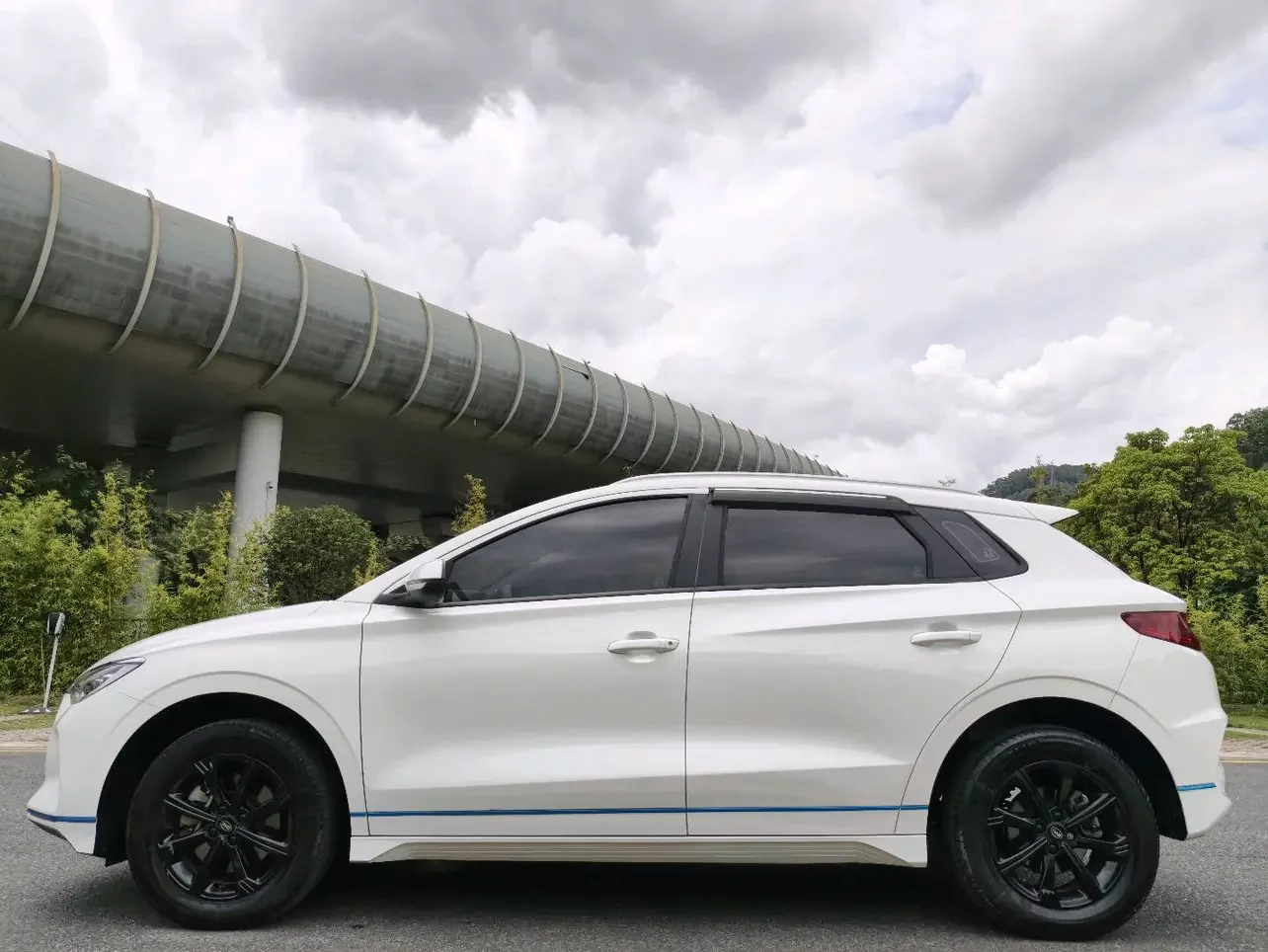 BYD e2