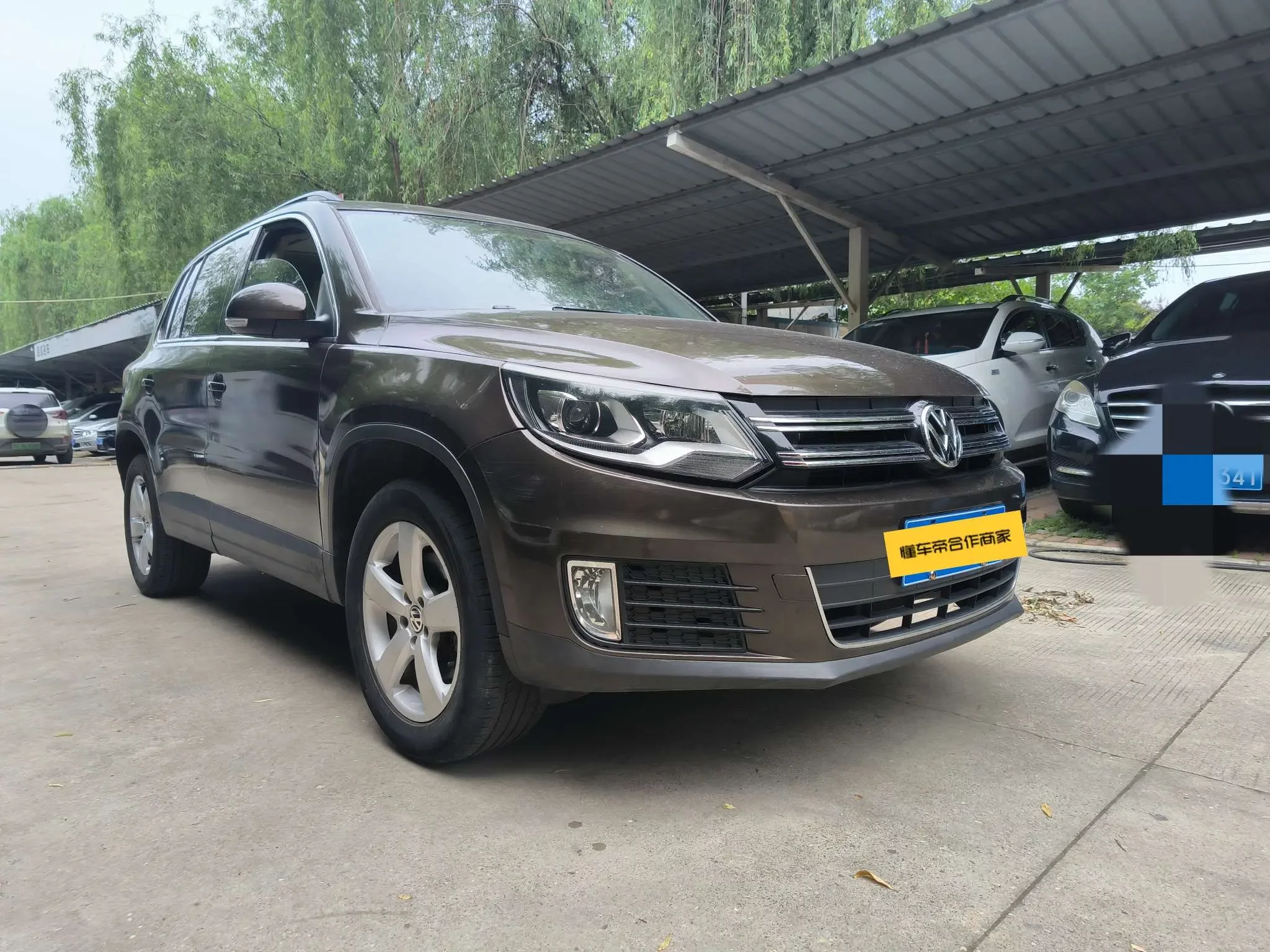 Volkswagen Tiguan (Tharu)