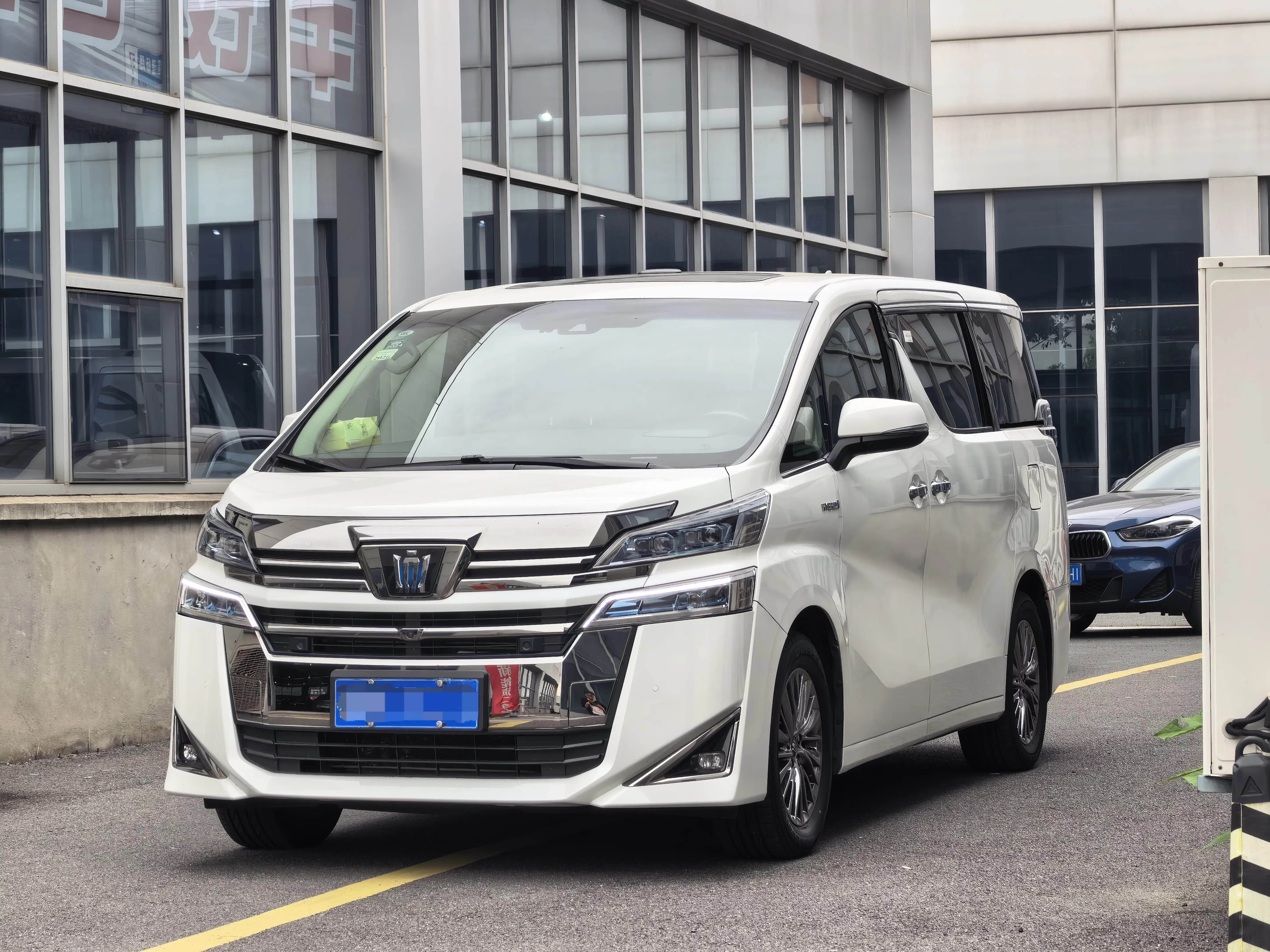 Toyota Crown Wellfire