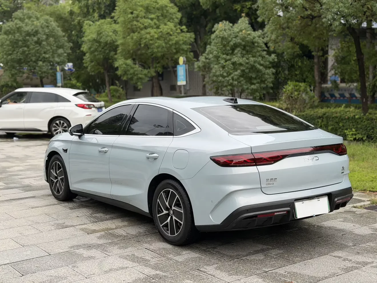 BYD Qin L DM