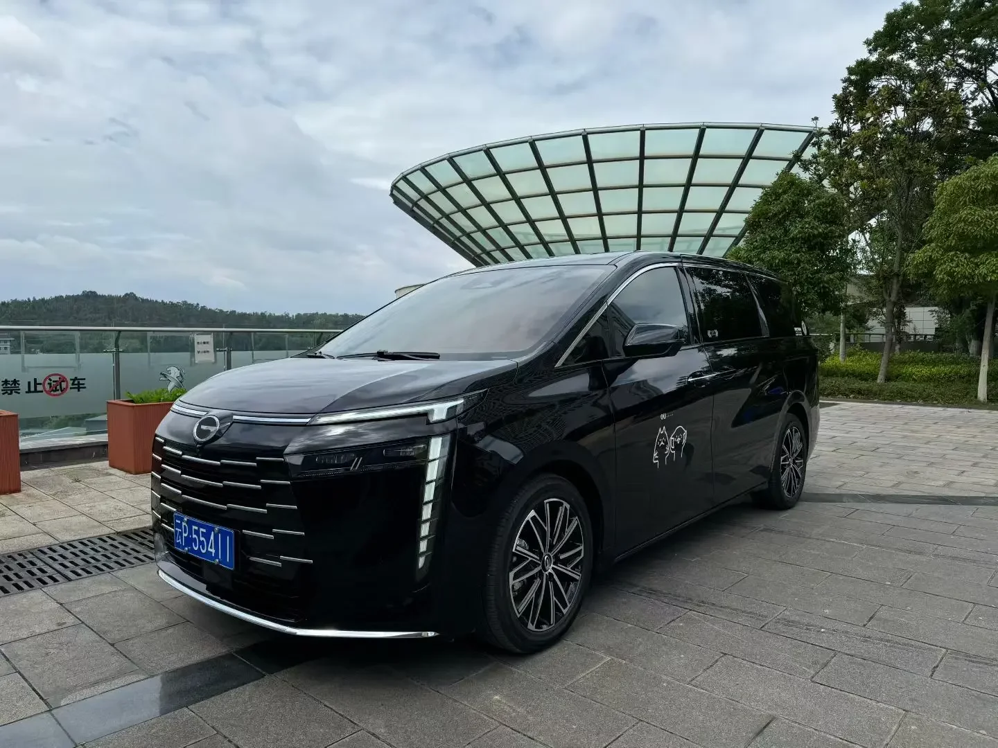 GAC Trumpchi E8