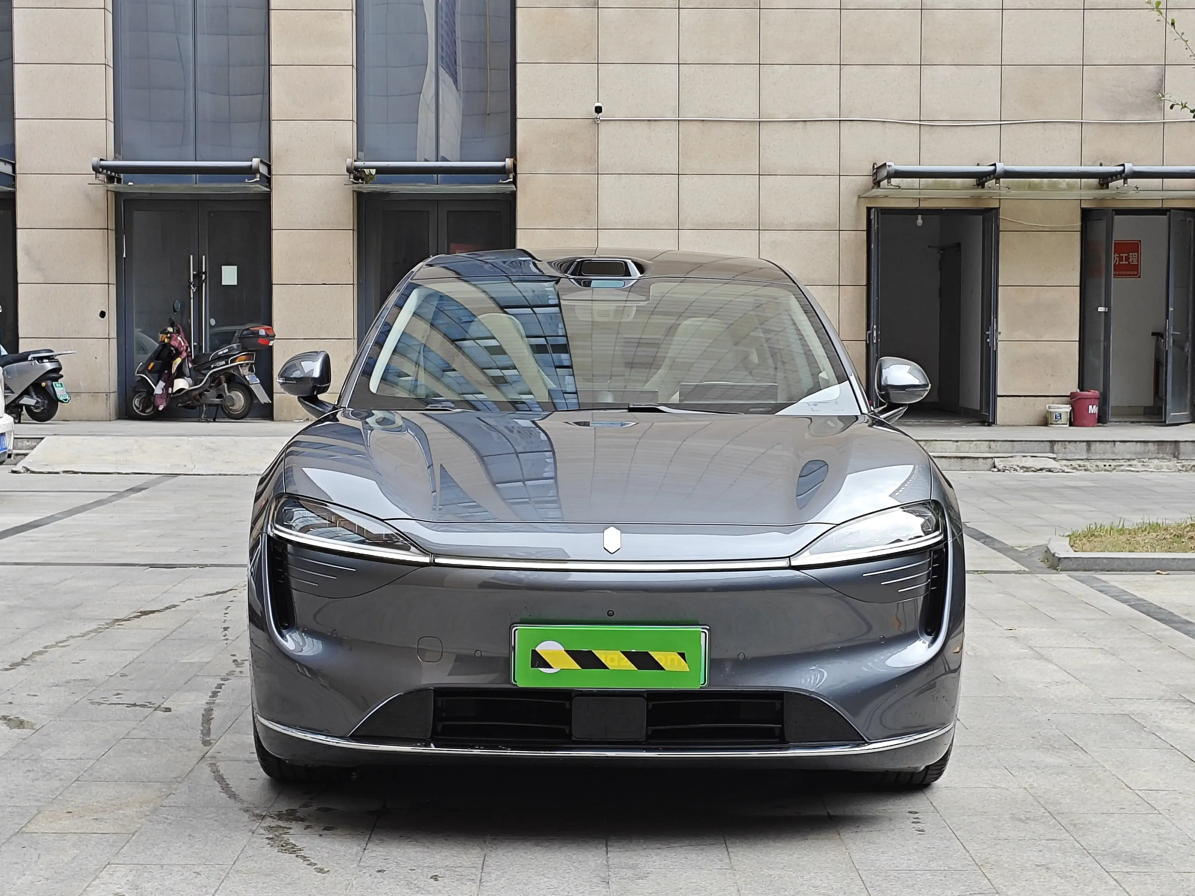 Luxeed Zhijie R7