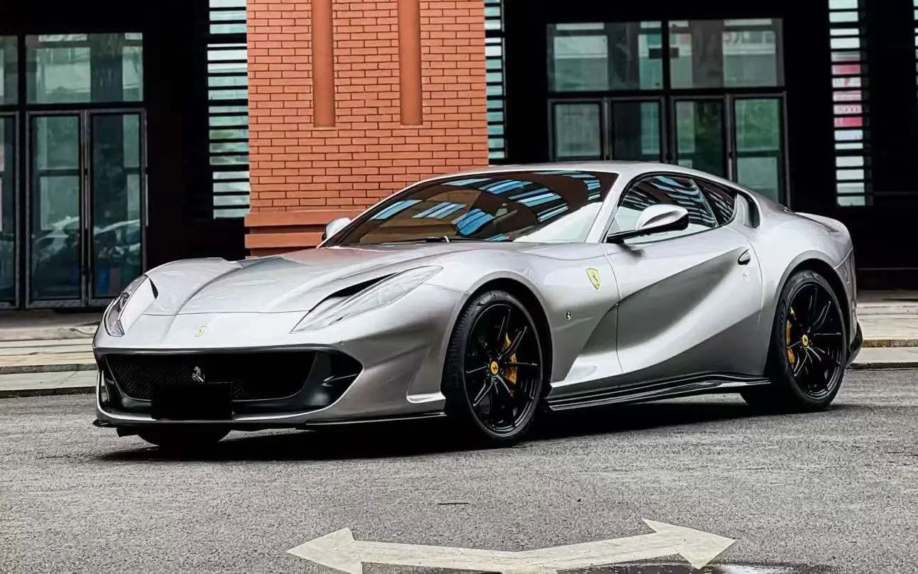 Ferrari 812
