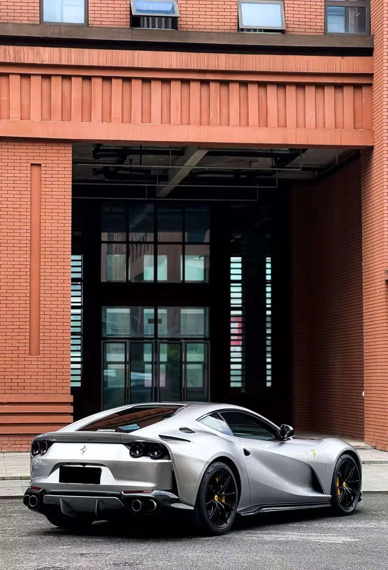 Ferrari 812