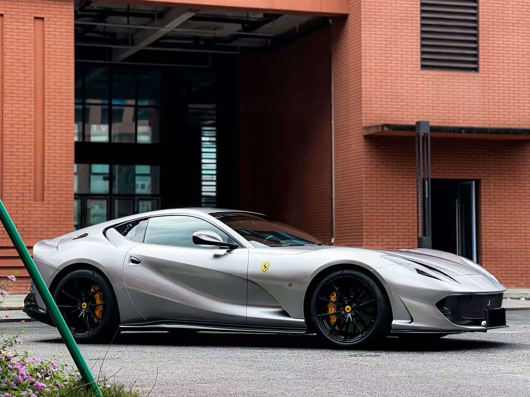 Ferrari 812