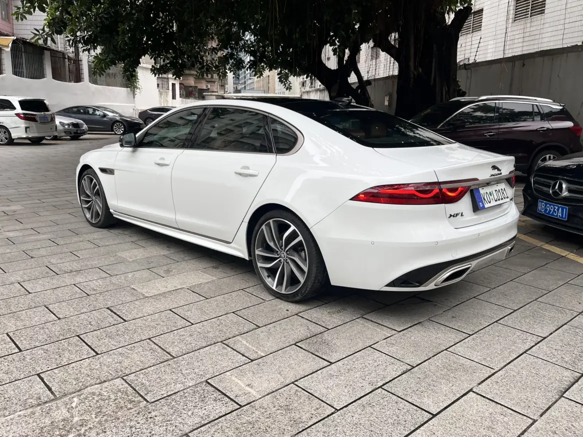 Jaguar XFL