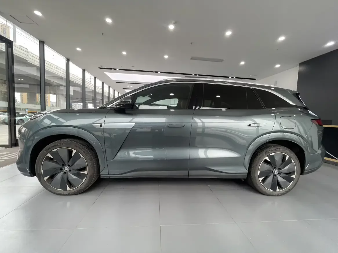BYD Tang L EV