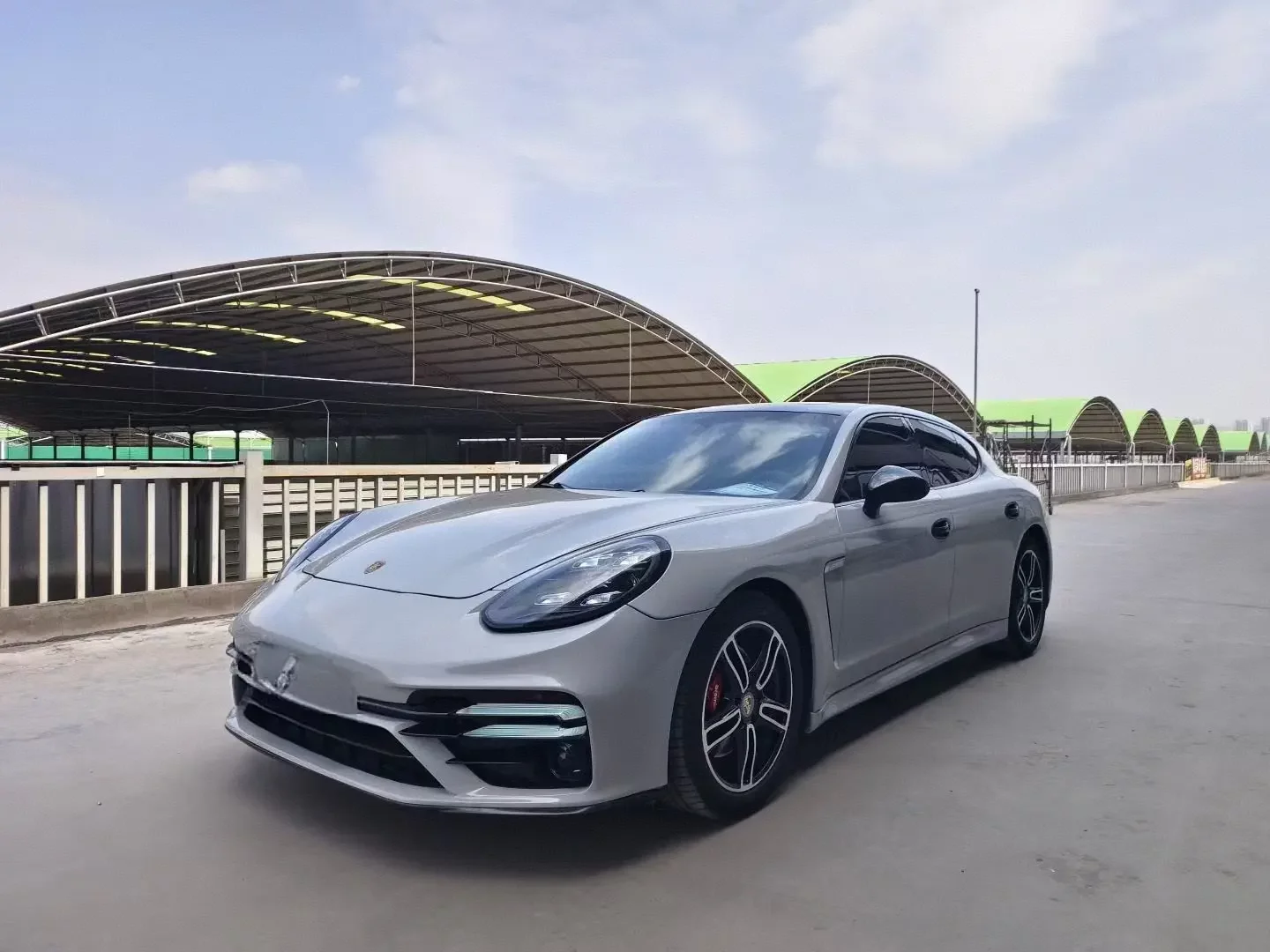 Porsche Panamera  из Китая