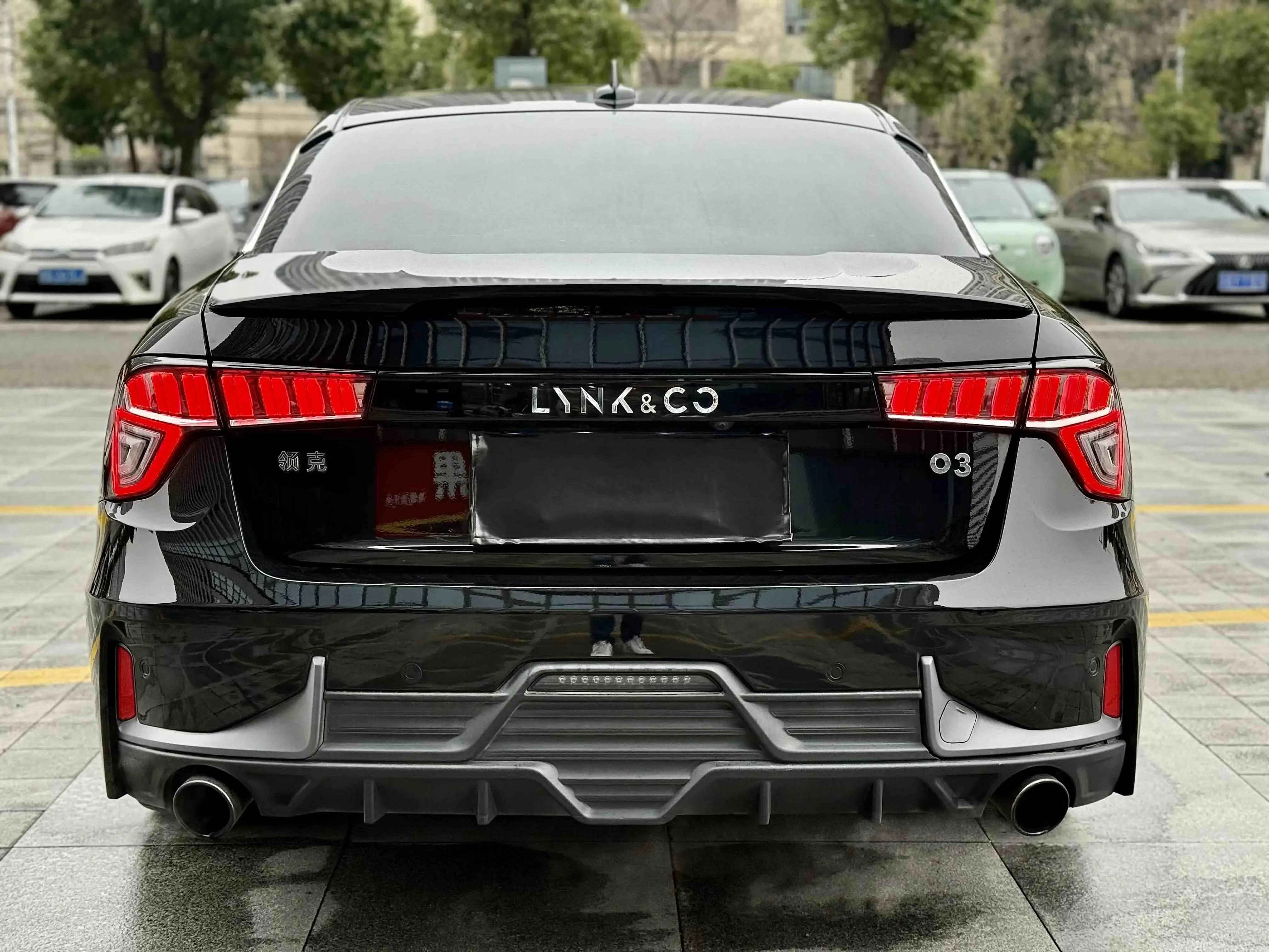 Lynk & Co 03