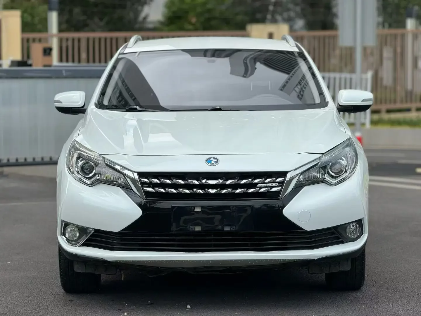 Kai Chen Venucia T90