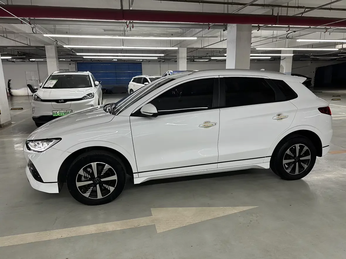 BYD e2