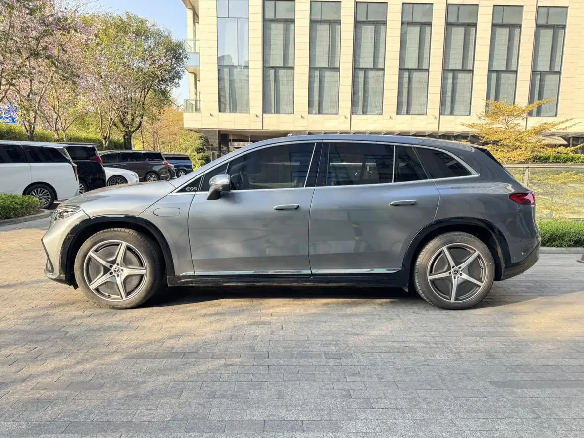 Mercedes-Benz EQS SUV