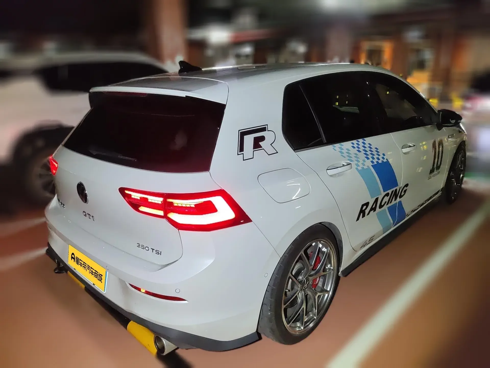 Volkswagen Golf GTI