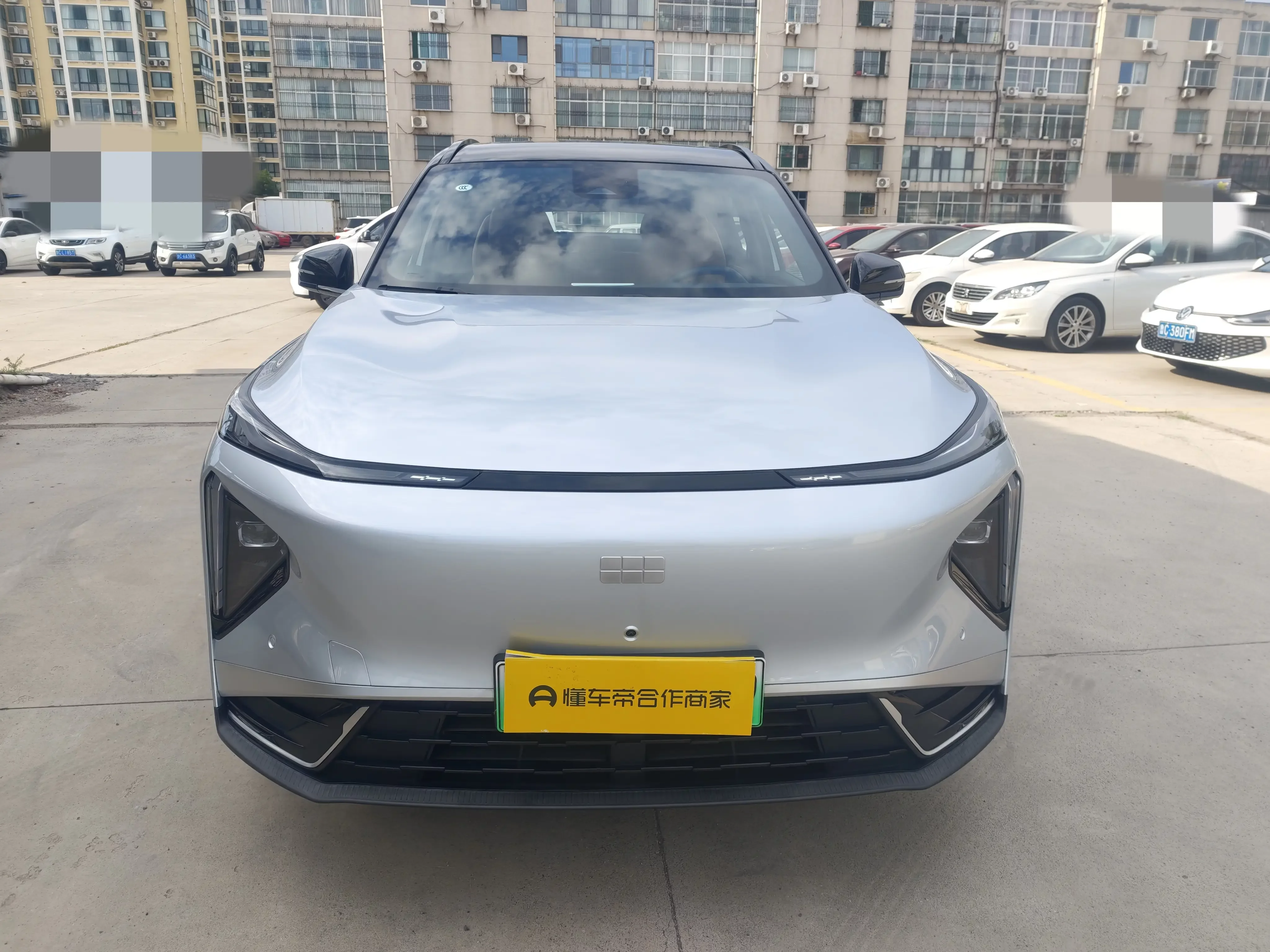 Geely Galaxy L7