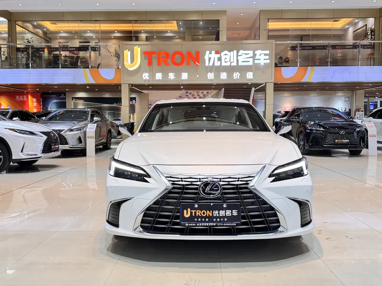 Lexus ES