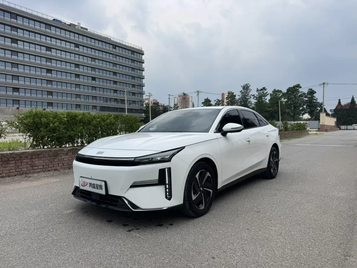 Geely Galaxy L6