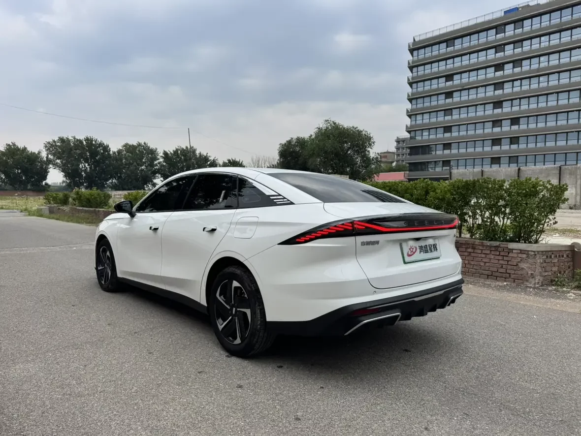 Geely Galaxy L6