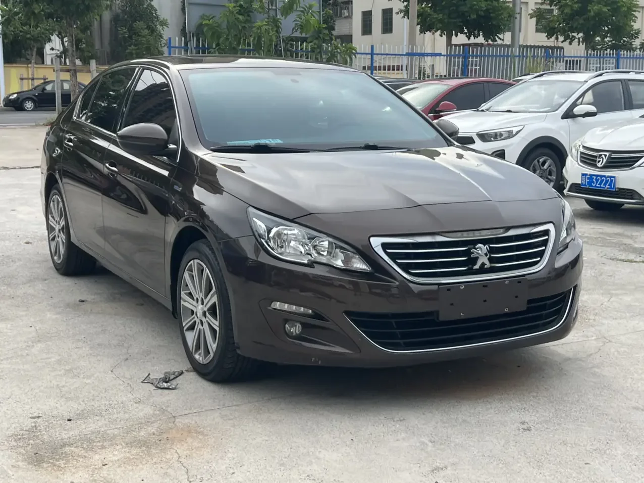 Peugeot 408
