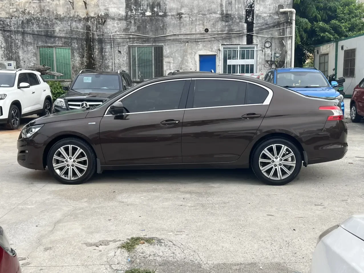 Peugeot 408