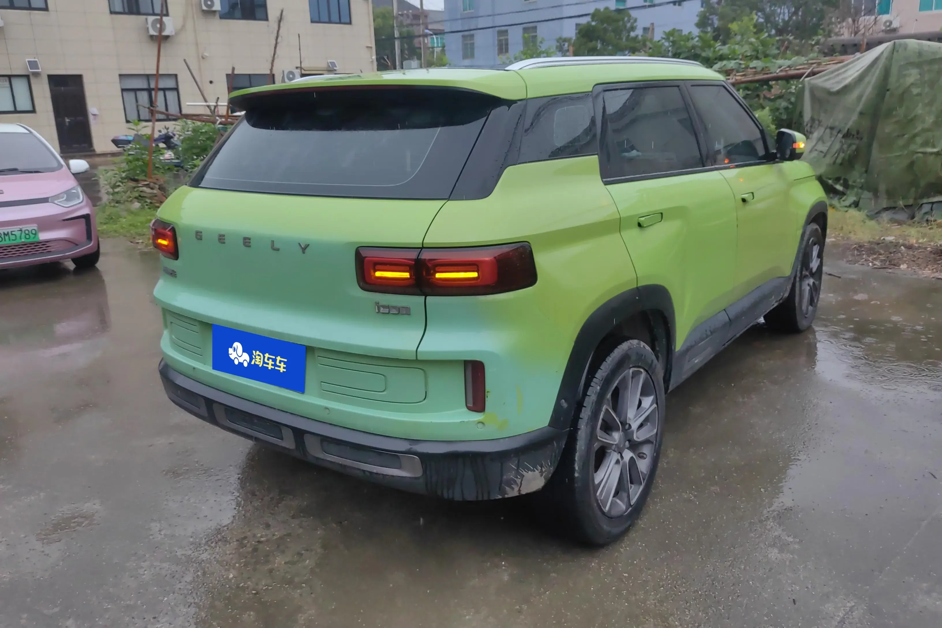 Geely ICON
