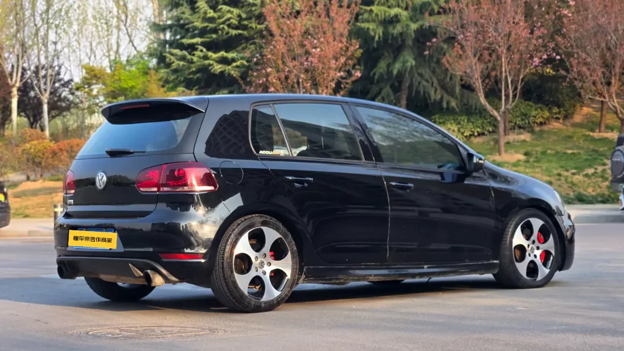 Volkswagen Golf GTI