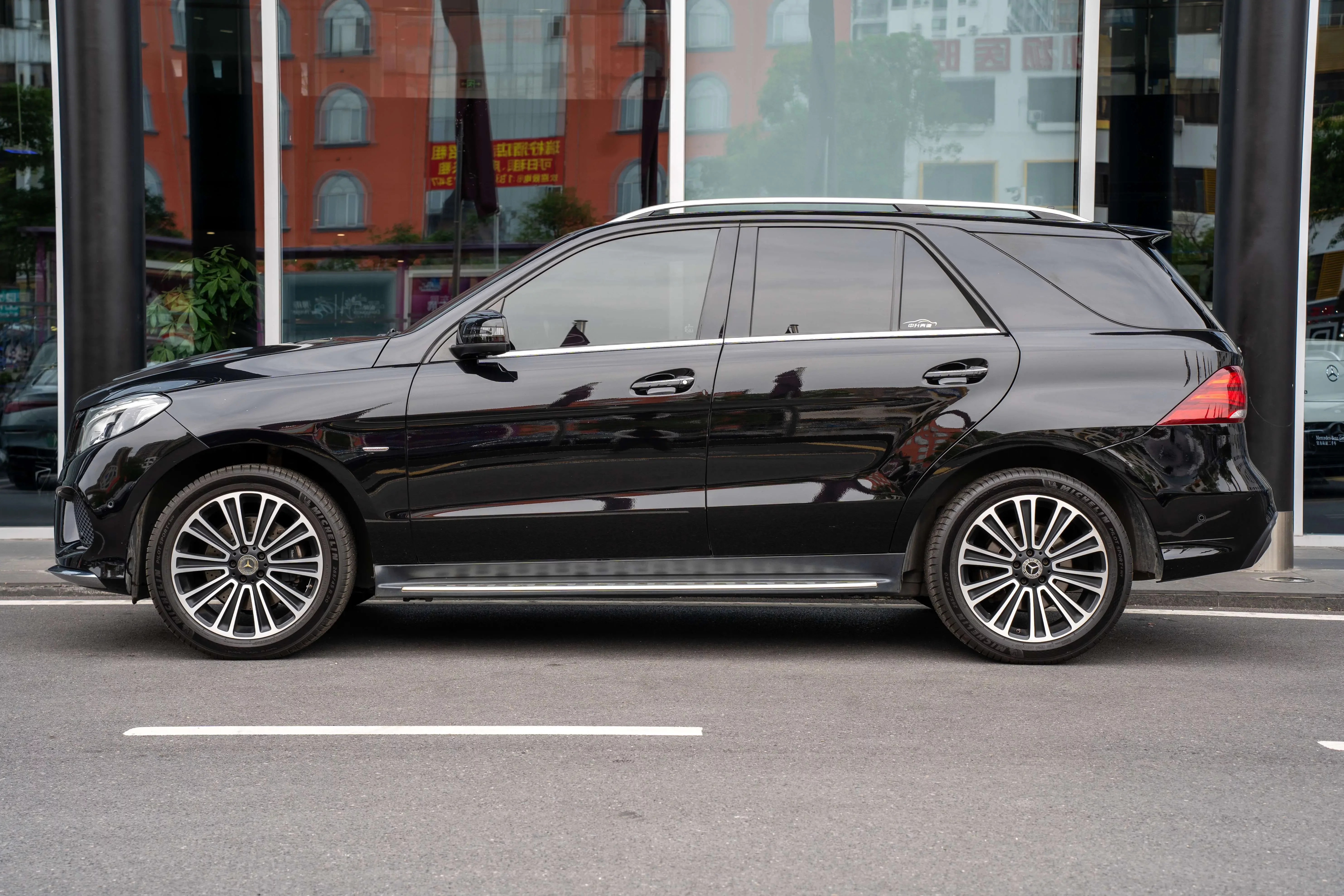 Mercedes-Benz GLE (Imported)