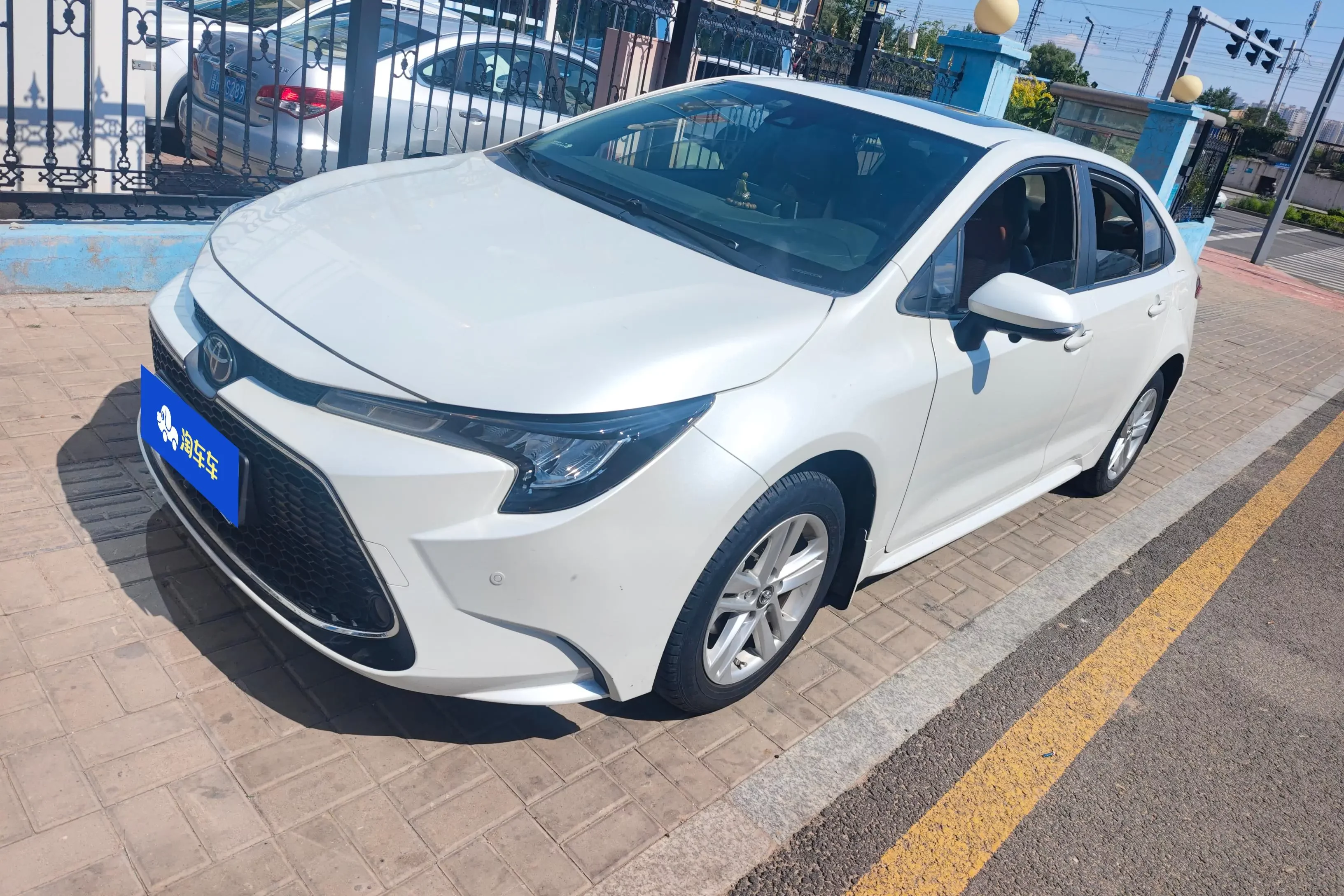 Toyota Levin (Lei Ling)  из Китая