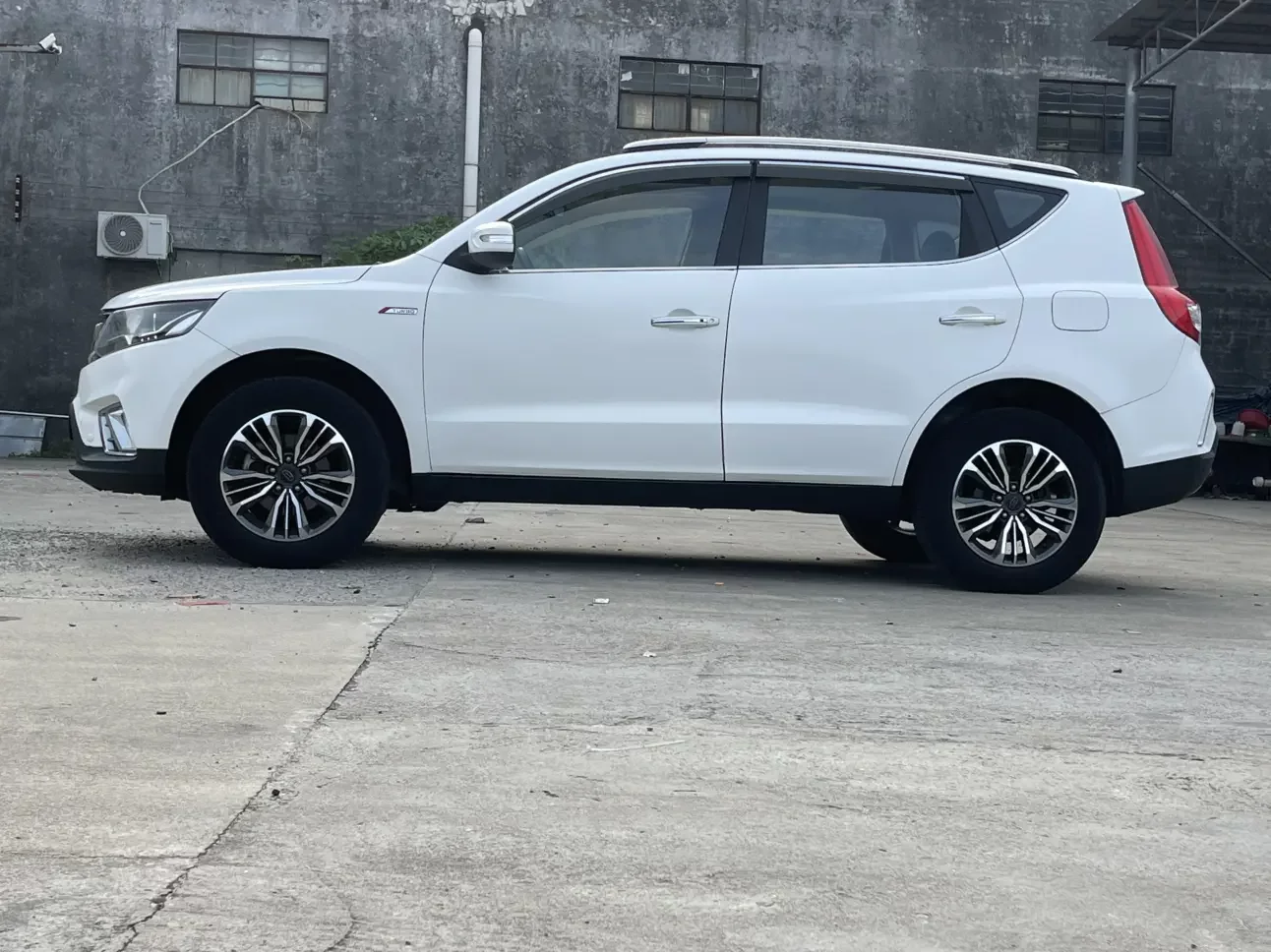 Geely Vision X6