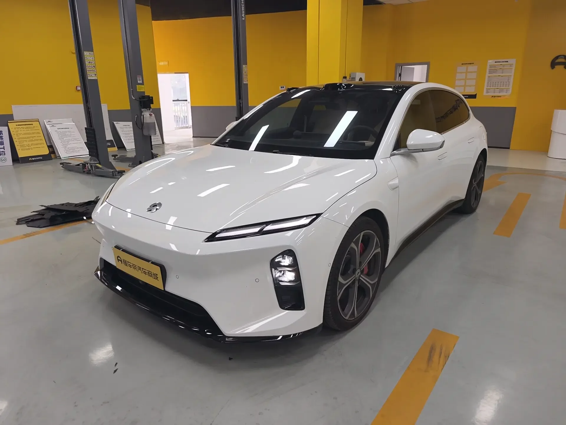 NIO ET5T  из Китая