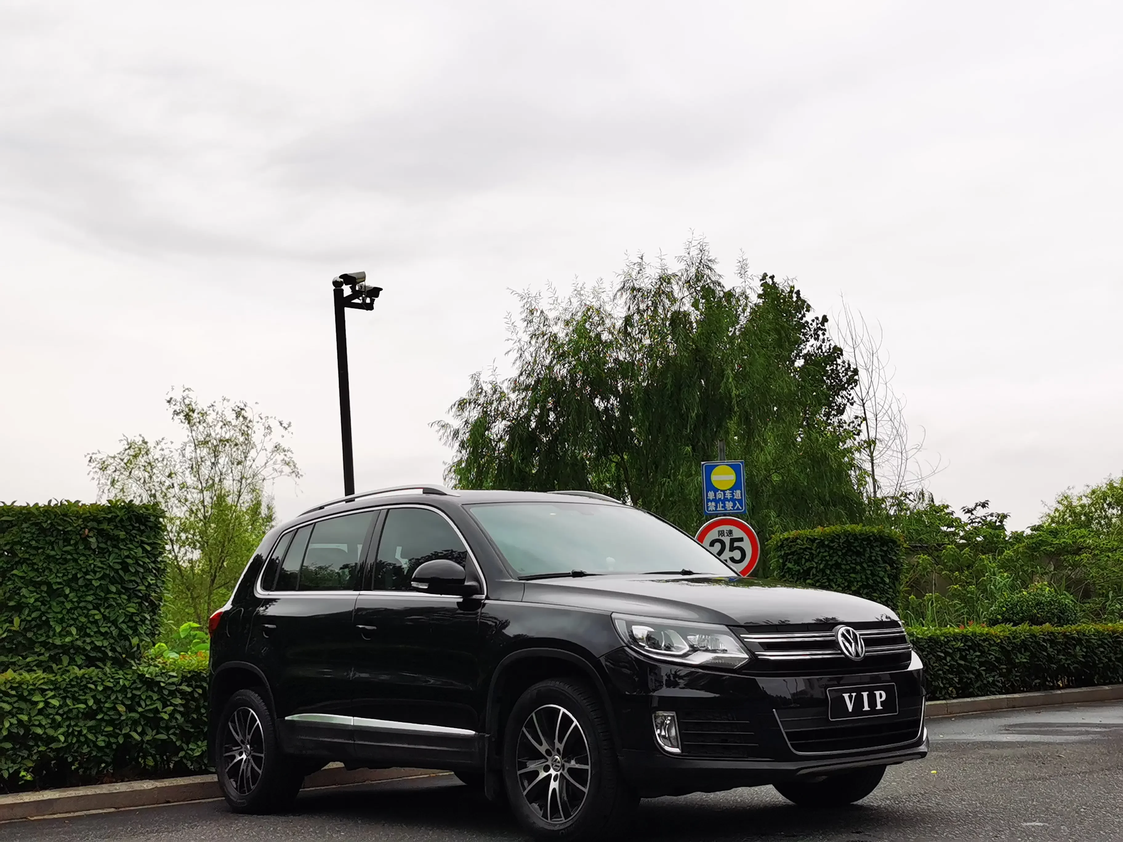 Volkswagen Tiguan (Tharu)