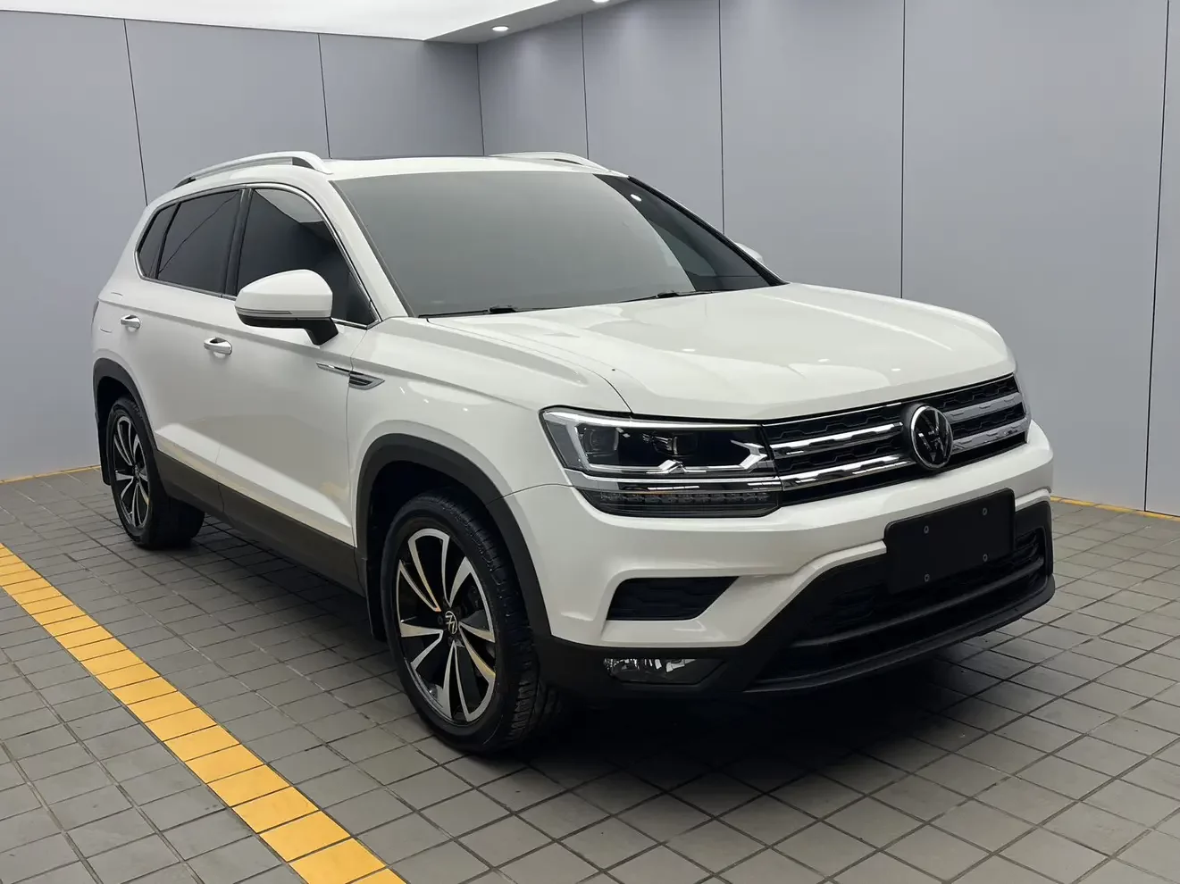 Volkswagen Tharu