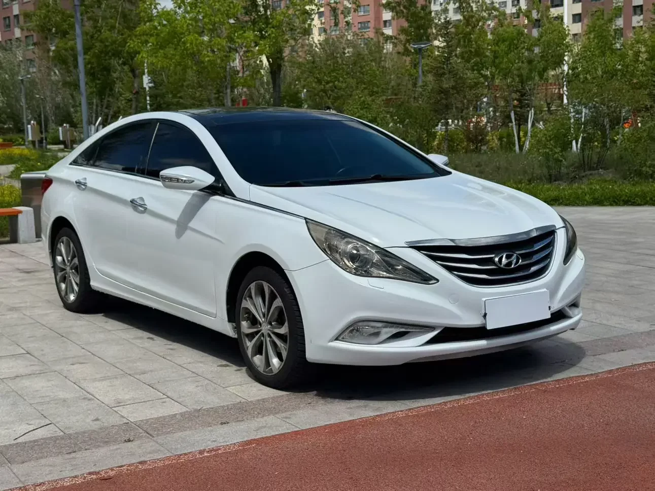 Hyundai sonata eight