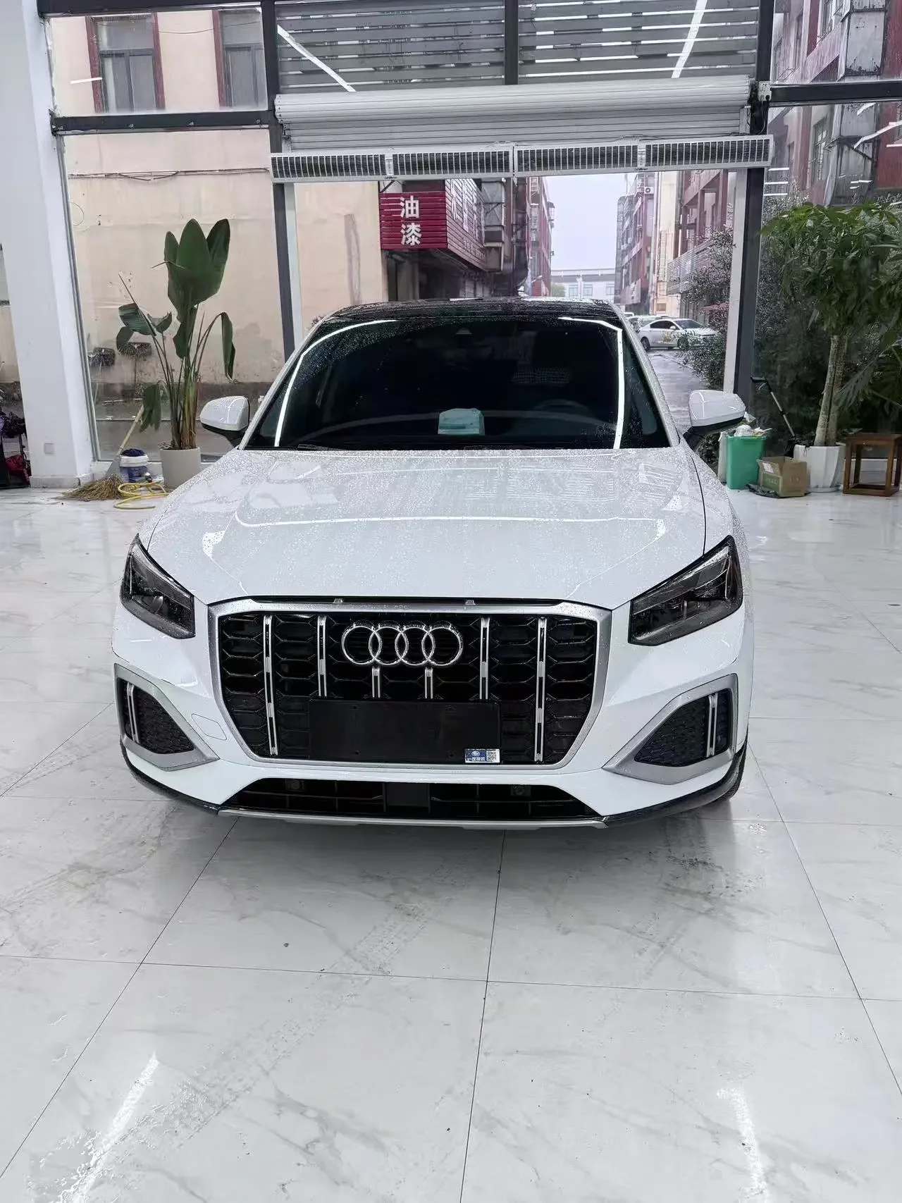 Audi Q2L