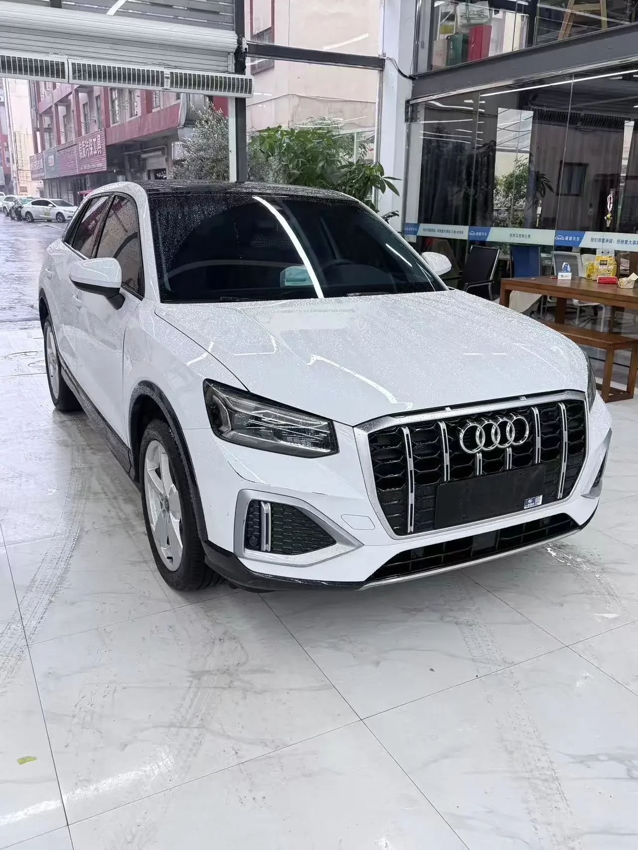 Audi Q2L