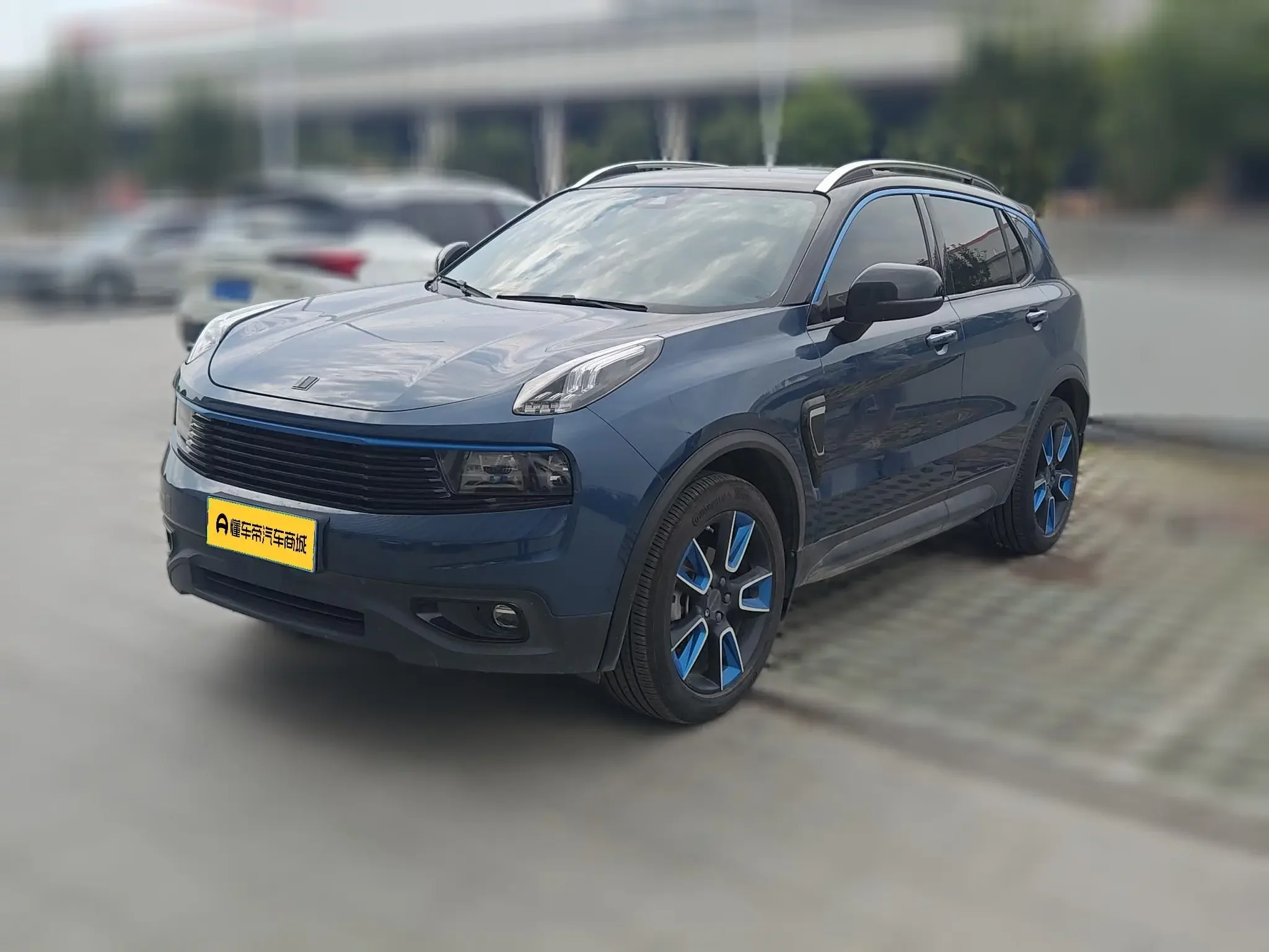Lynk & Co 01