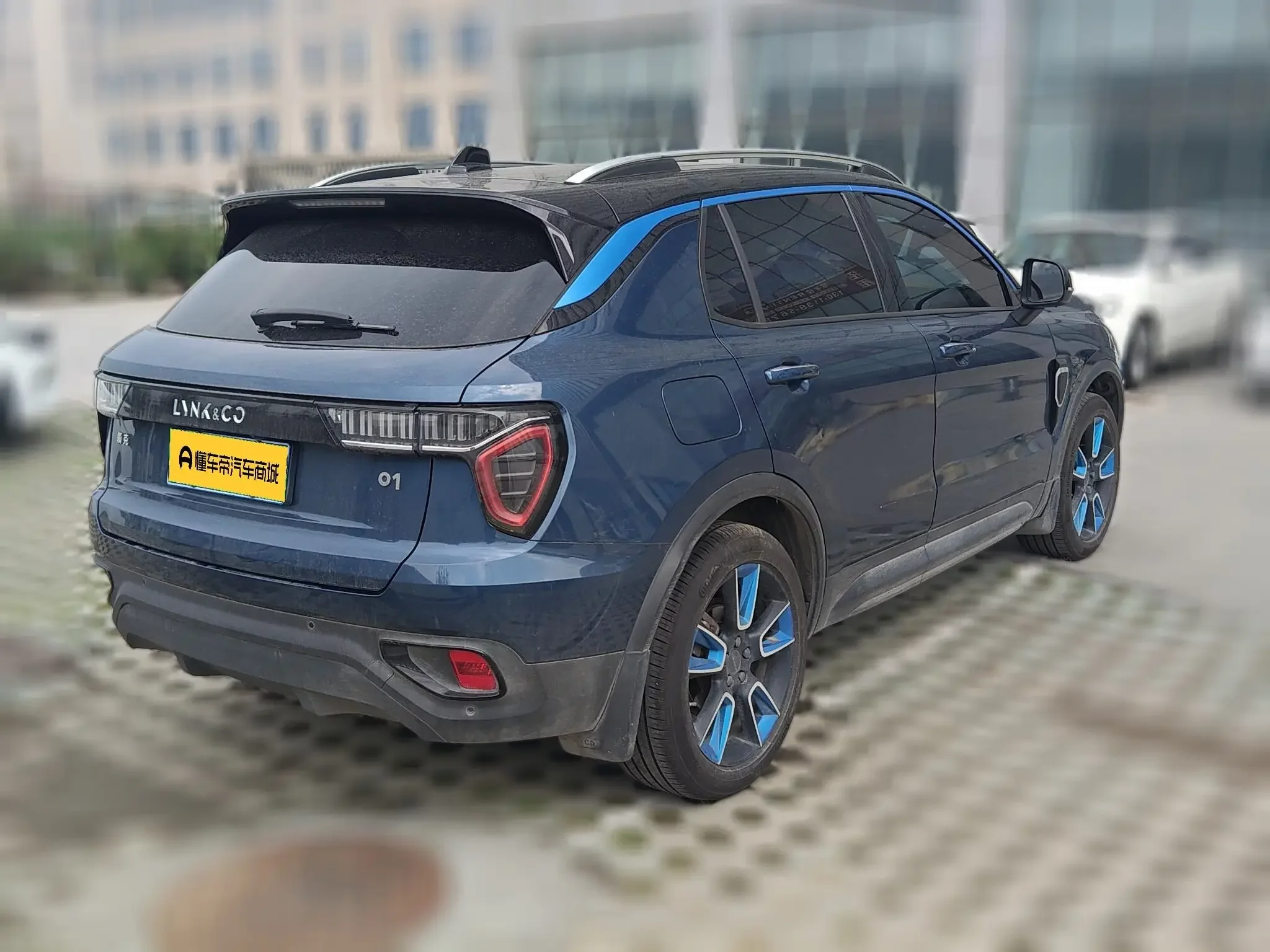 Lynk & Co 01
