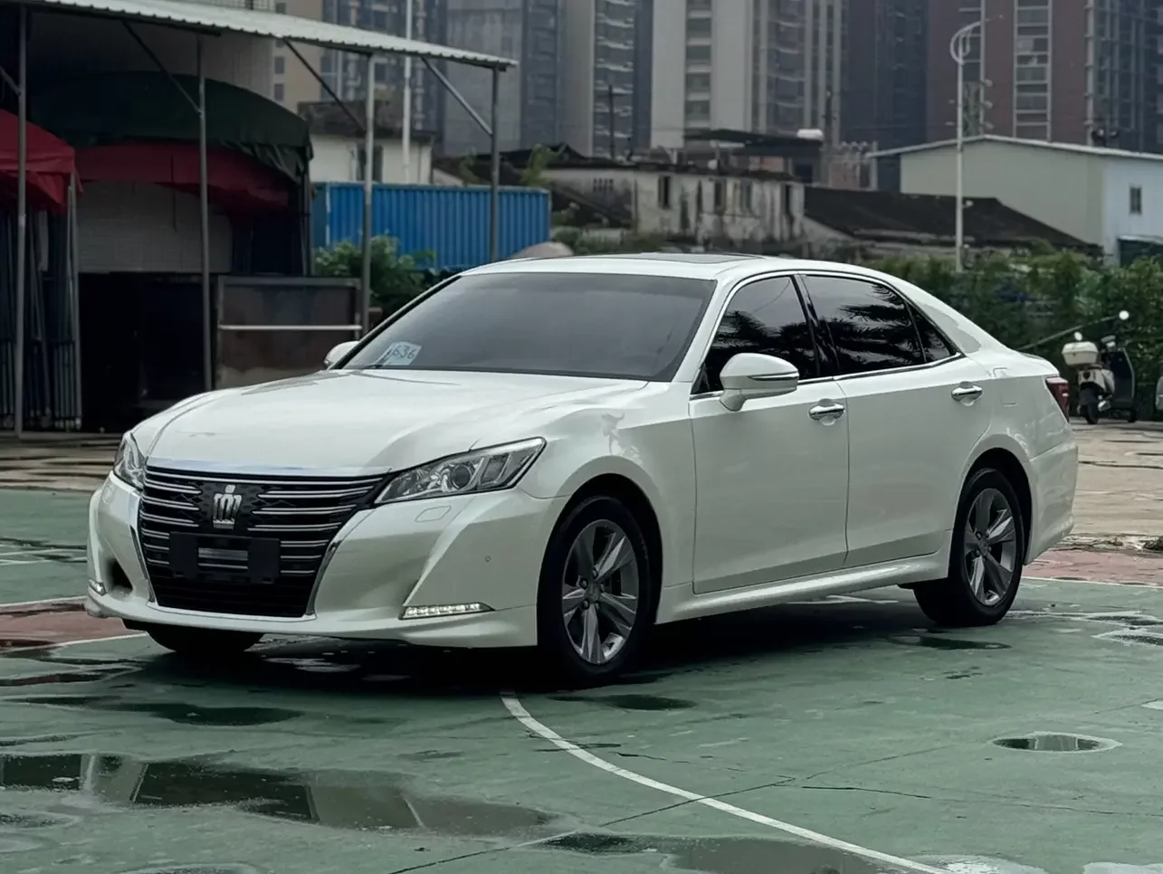Toyota crown