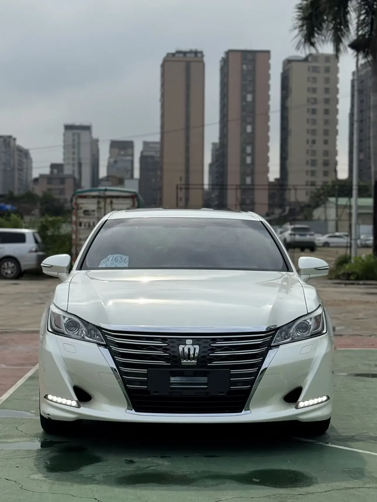 Toyota crown