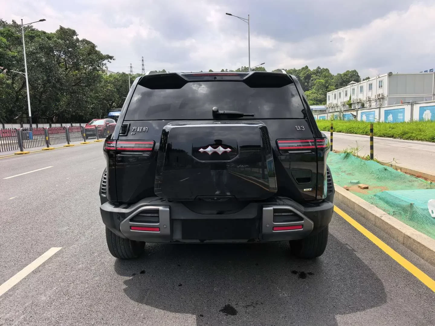 BYD Leopard Titanium 3