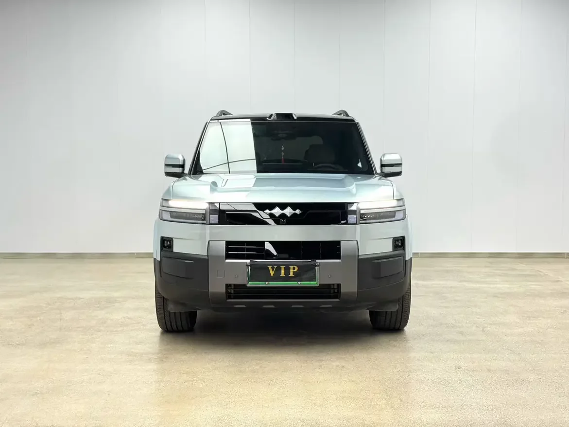 BYD Leopard Titanium 7 PHEV