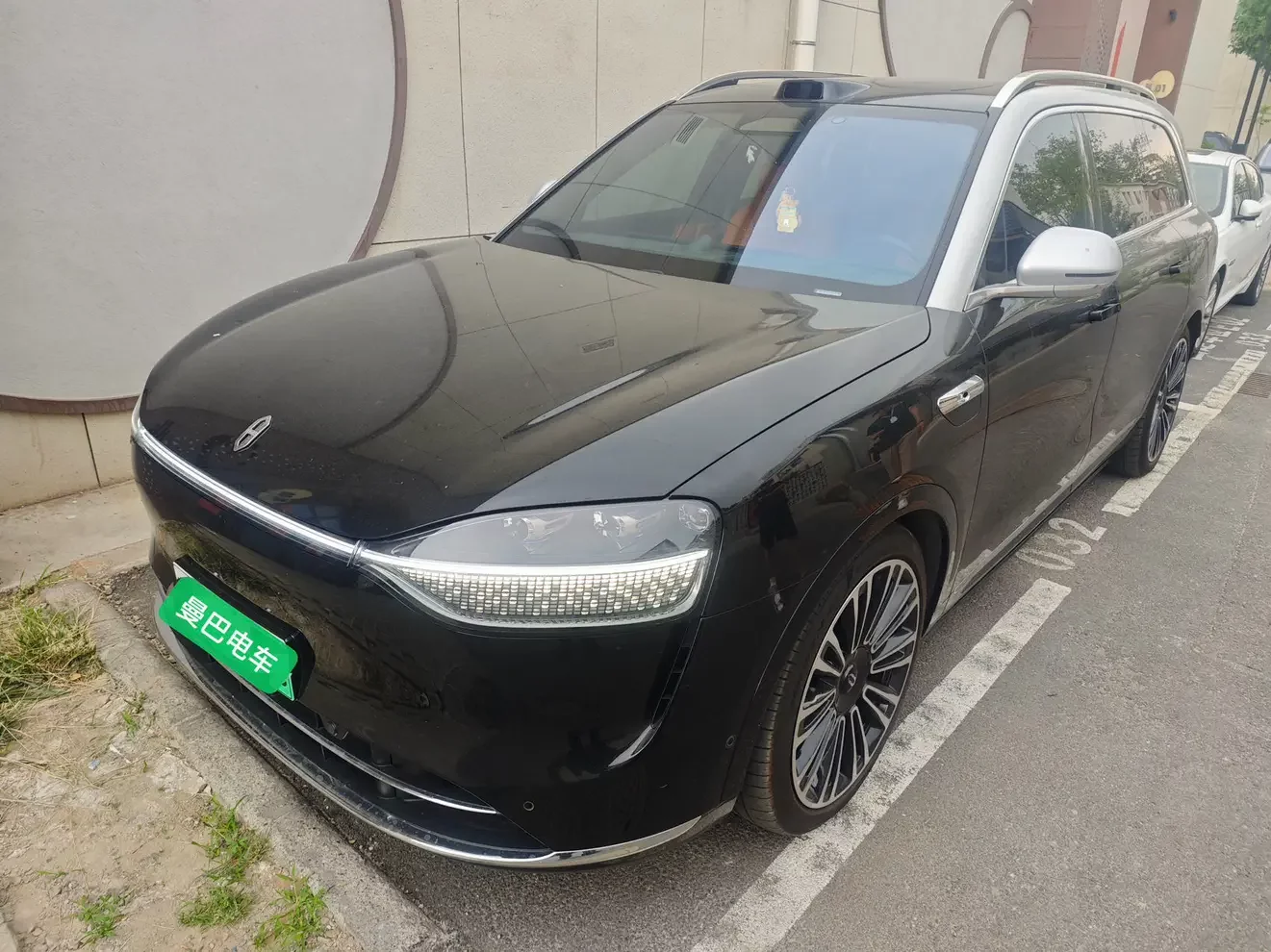 AITO M9 (Wenjie M9)  из Китая