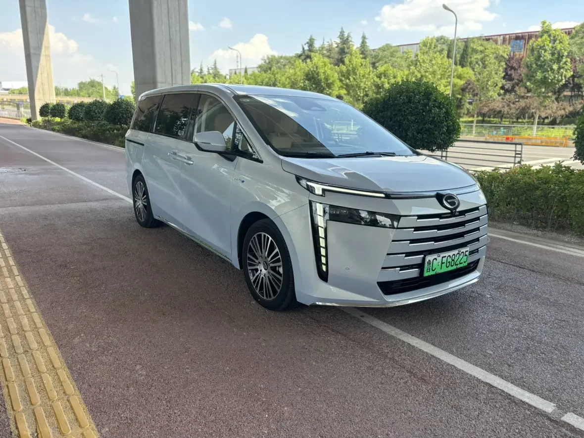 GAC Trumpchi E8 PHEV