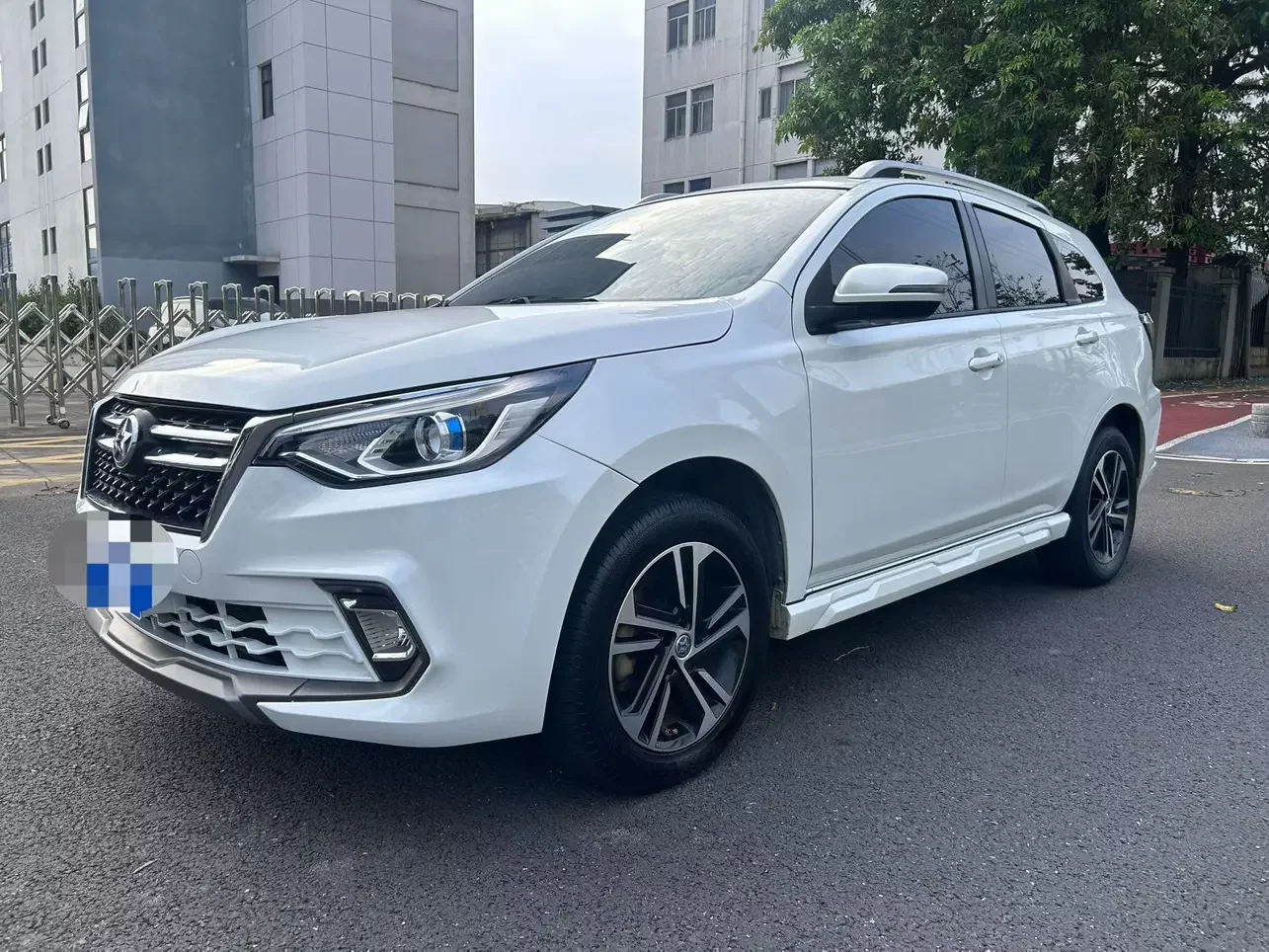 Kai Chen Venucia T70