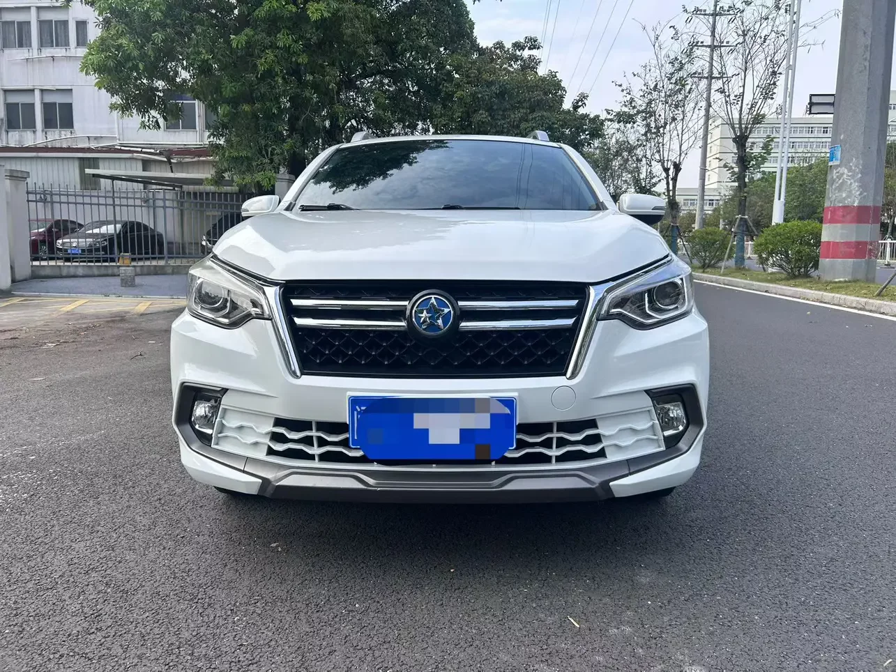 Kai Chen Venucia T70