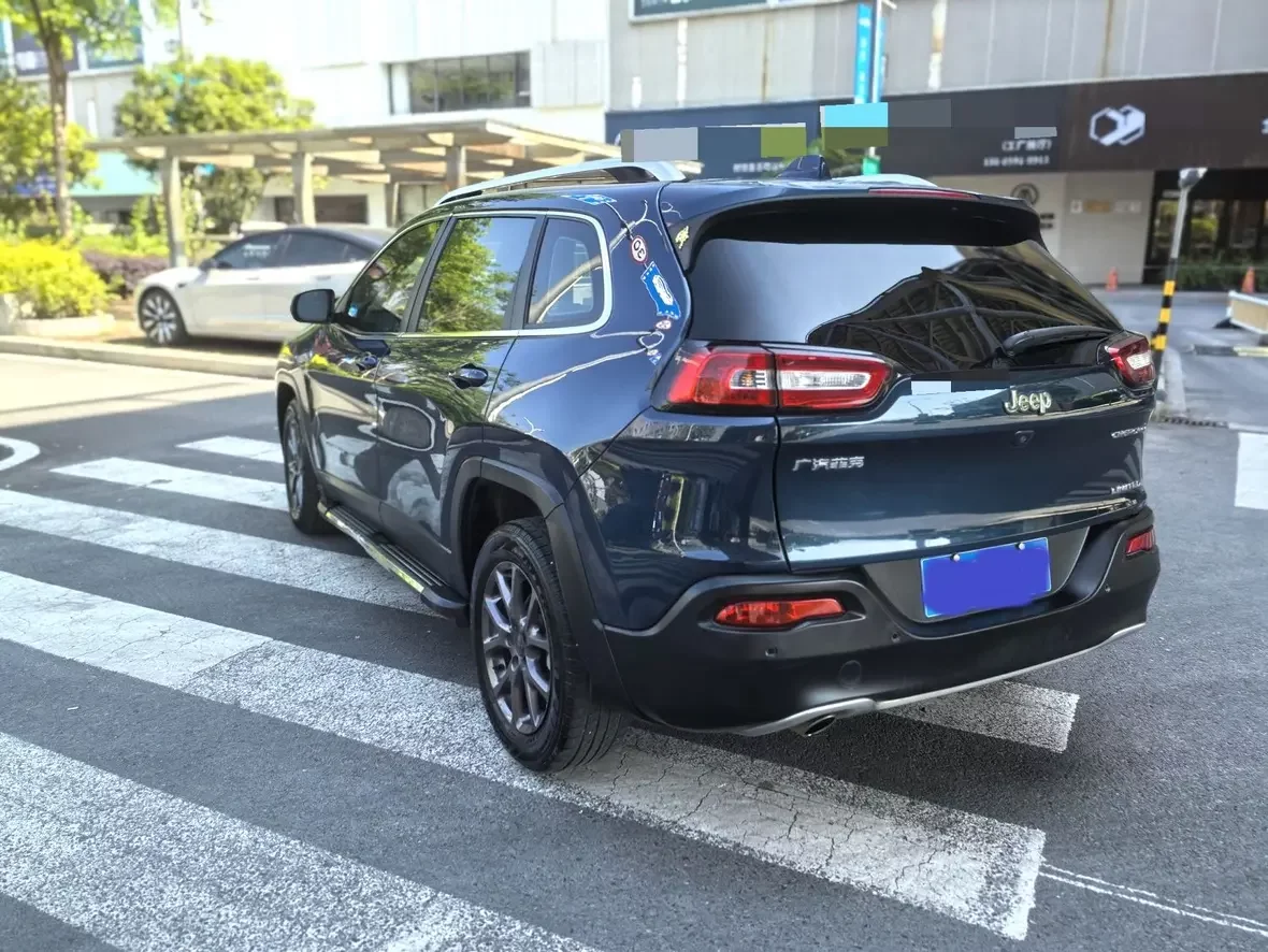 Jeep Cherokee