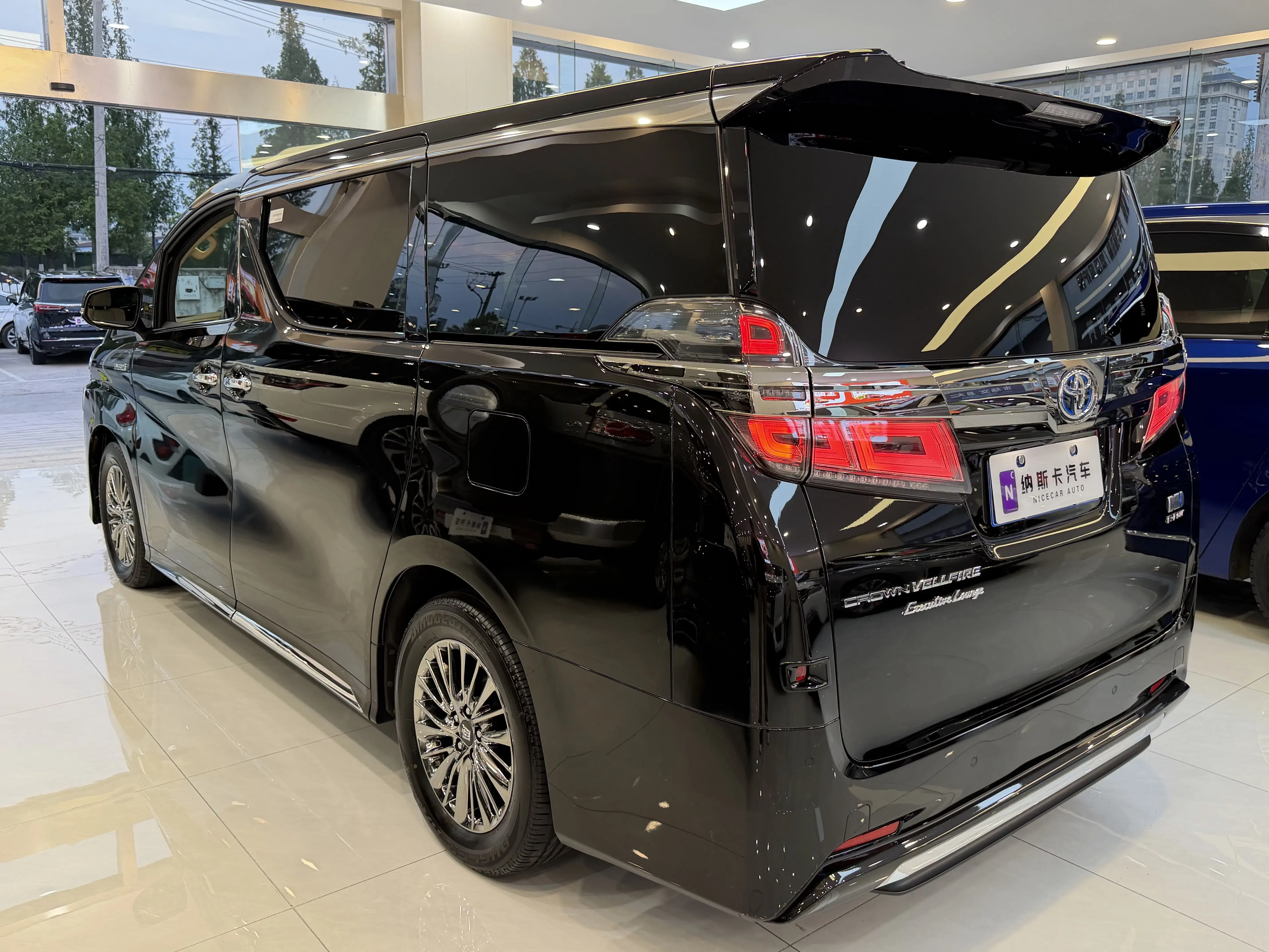 Toyota Crown Wellfire