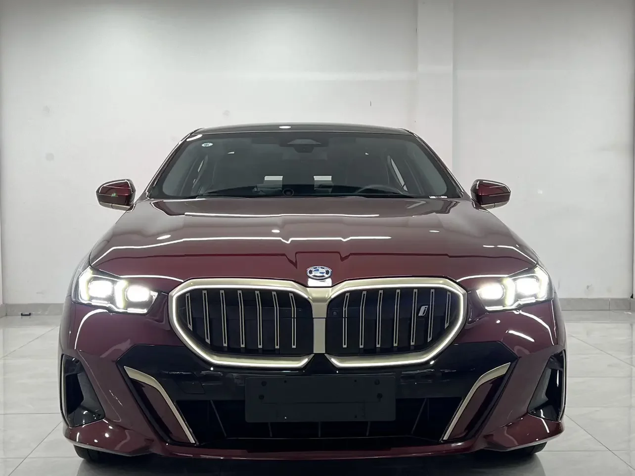 BMW i5