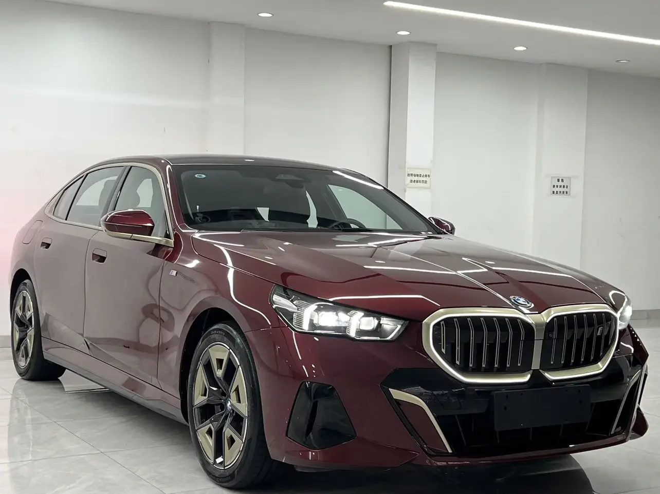 BMW i5
