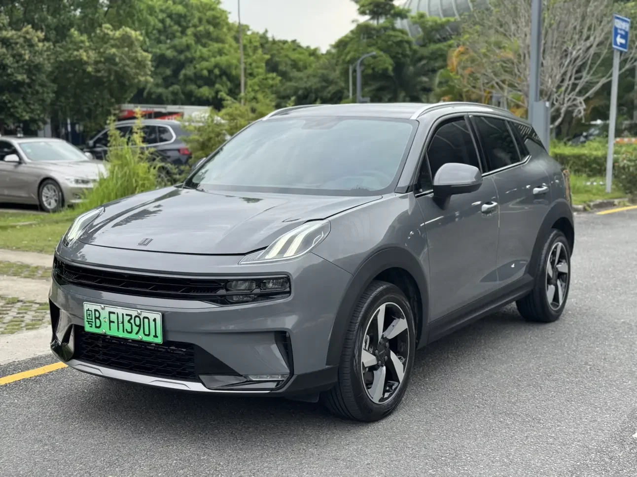 Lynk & Co 06 EM-P